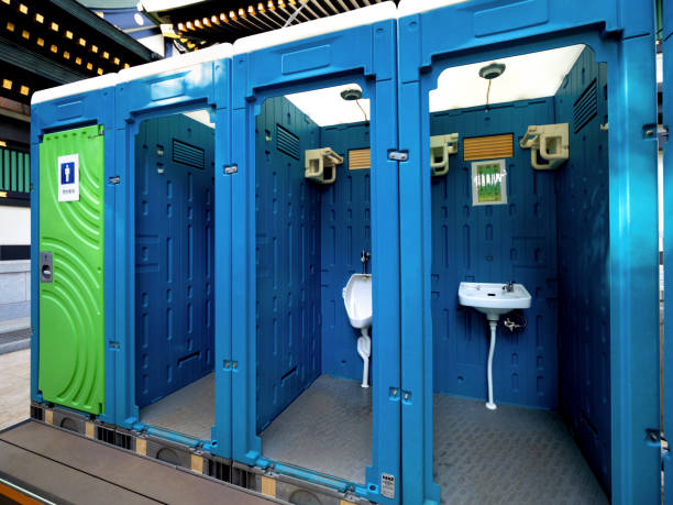 Best Portable restroom trailer rental  in Vinton, IA