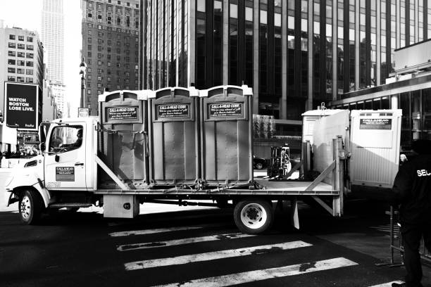 Best Portable toilet rental cost  in Vinton, IA