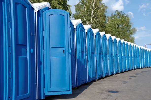 Best Portable restroom trailer rental  in Vinton, IA